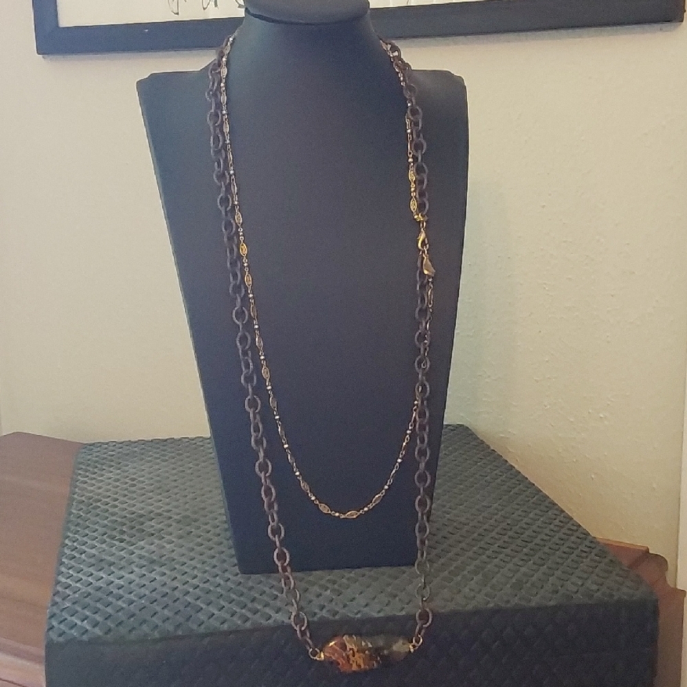 Elegant Brown and Gold Necklace